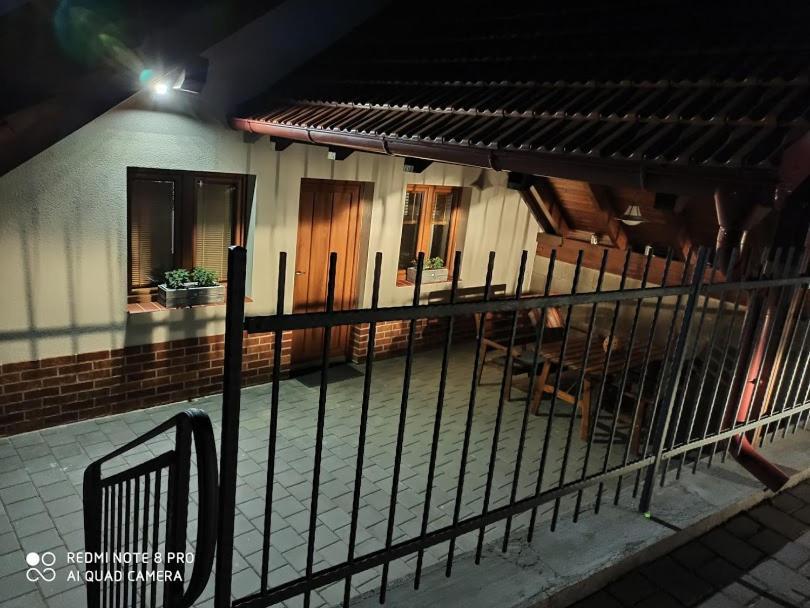 Gasthaus Sklipek U Svobodu Velké Bílovice Exterior foto
