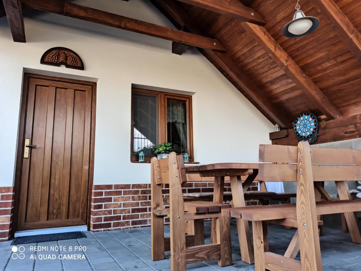 Gasthaus Sklipek U Svobodu Velké Bílovice Exterior foto